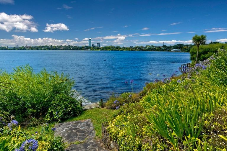 Photo of property in 4/76 Shakespeare Road, Milford, Auckland, 0620