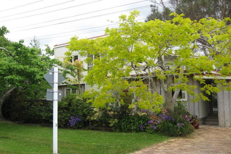 Photo of property in 2 Ardlui Avenue, Manly, Whangaparaoa, 0930