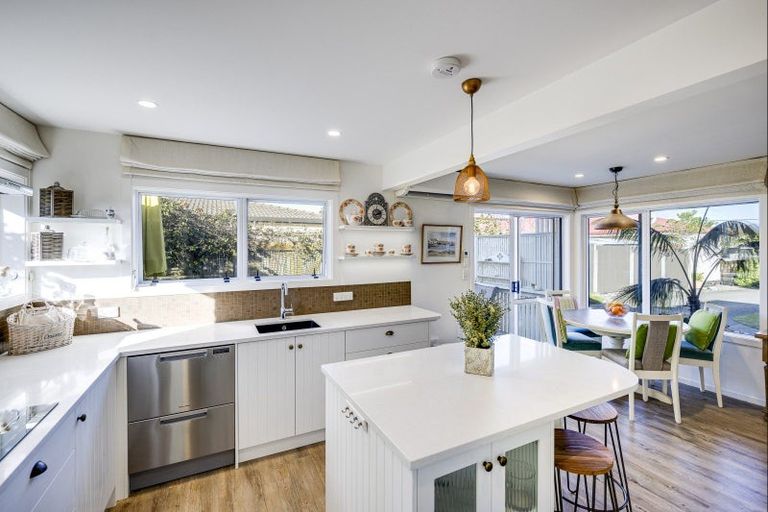 Photo of property in 3/30 Meeanee Quay, Westshore, Napier, 4110