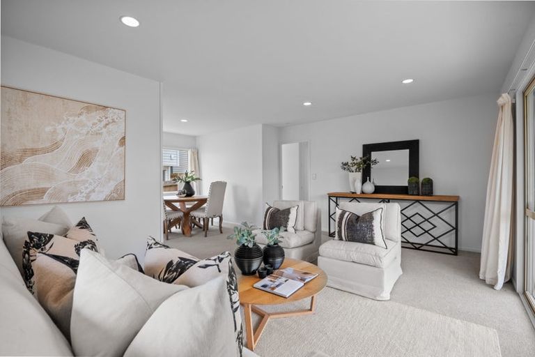 Photo of property in 1/14 Elliott Avenue, Bayview, Auckland, 0629