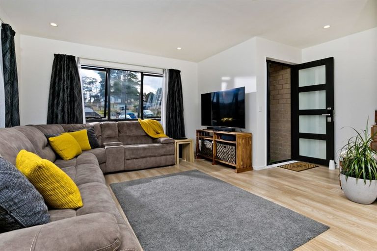 Photo of property in 11 Verdot Close, Kumeu, 0810