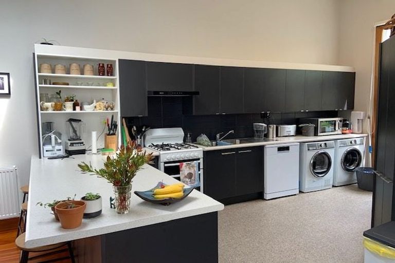 Photo of property in 54 Porritt Avenue, Mount Victoria, Wellington, 6011