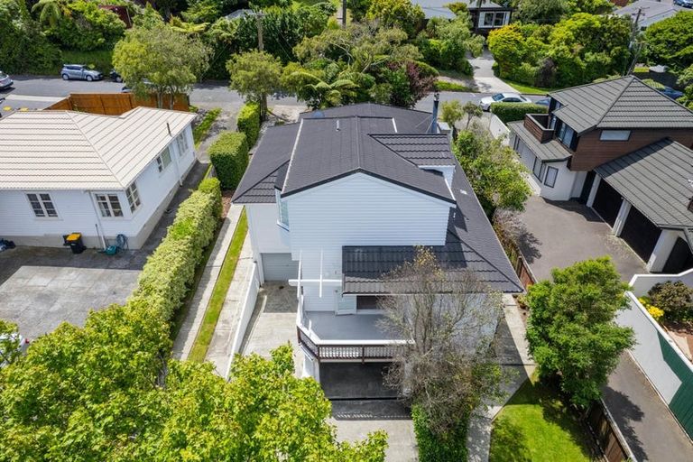Photo of property in 3 Romney Square, Tawa, Wellington, 5028