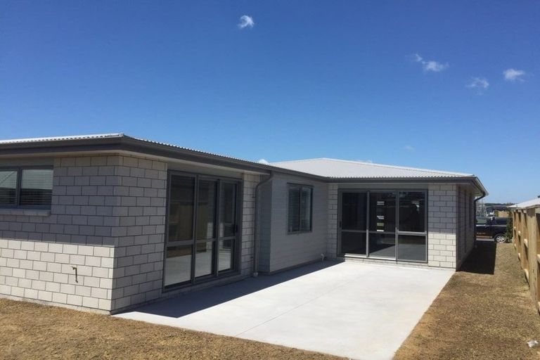 Photo of property in 18 Furlong Road, Papamoa, 3118