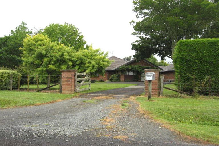 Photo of property in 24 Jack Paterson Road, Opaheke, Papakura, 2584
