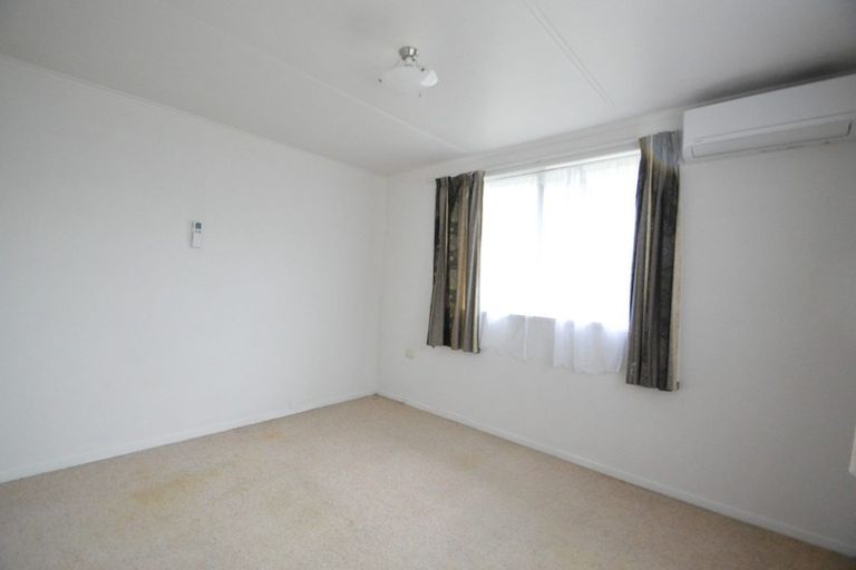 Photo of property in 14 Bledisloe Street, Levin, 5510