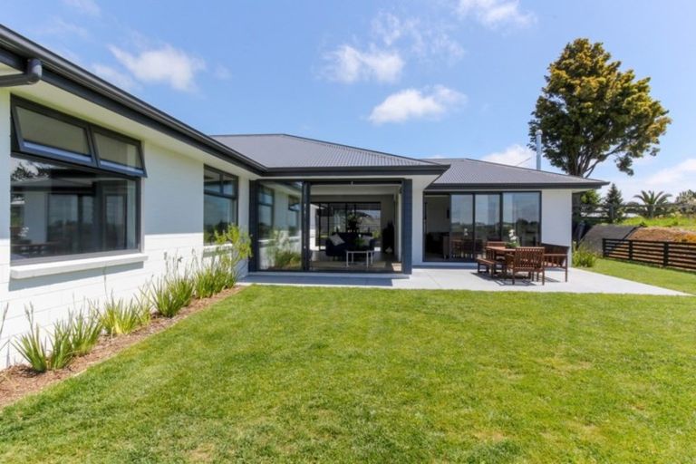 Photo of property in 2 Western Rise, Hurworth, New Plymouth, 4310