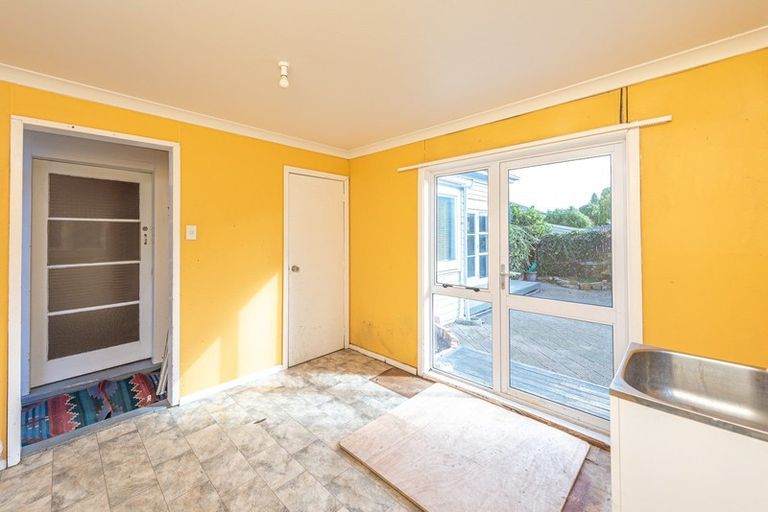 Photo of property in 14 Hurworth Place, College Estate, Whanganui, 4500