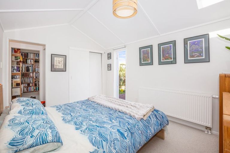 Photo of property in 2/11 Mervyn Place, Plimmerton, Porirua, 5026