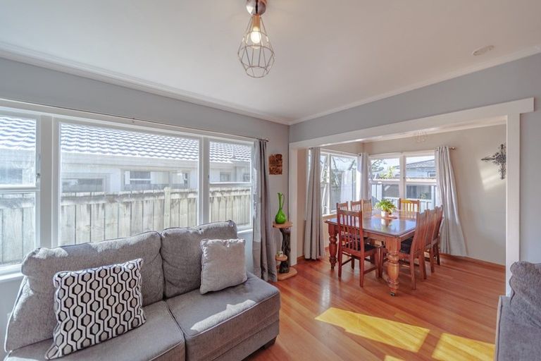 Photo of property in 74 Meeanee Road, Taradale, Napier, 4112