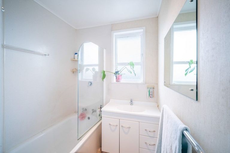 Photo of property in 28 Brightwell Street, Papakura, 2110