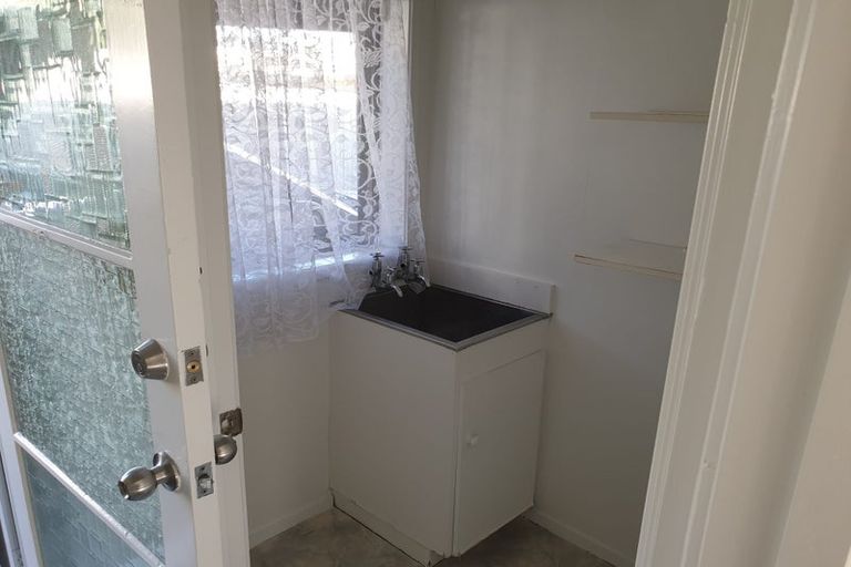 Photo of property in 2/8 Mayville Avenue, New Lynn, Auckland, 0600
