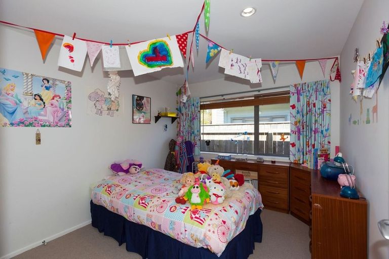 Photo of property in 26 Bluewater Place, Paraparaumu, 5032