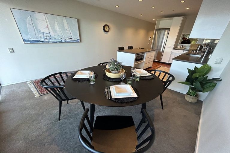 Photo of property in Patent 326 Apartments, 203s/326 Evans Bay Parade, Hataitai, Wellington, 6021