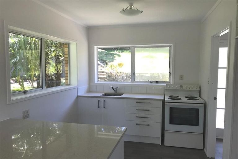 Photo of property in 1/16a Diana Drive, Glenfield, Auckland, 0627