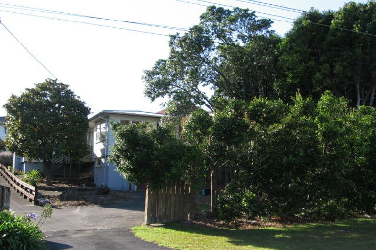 Photo of property in 2/715 East Coast Road, Browns Bay, Auckland, 0630