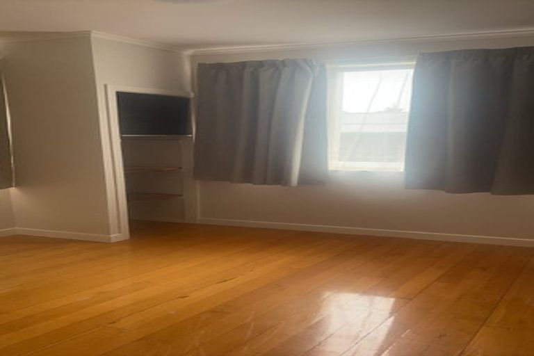 Photo of property in 86 Arran Road, Browns Bay, Auckland, 0630