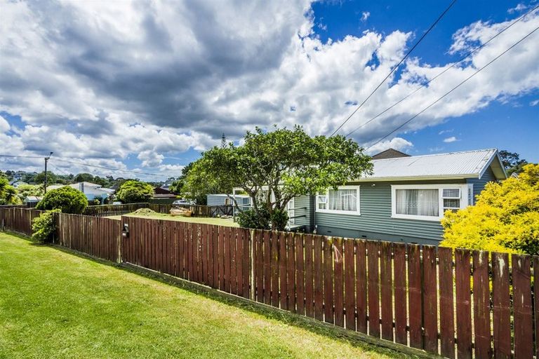 Photo of property in 134 Chivalry Road, Glenfield, Auckland, 0629