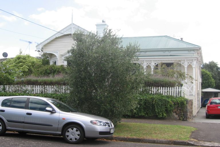 Photo of property in 11 Domain Street, Devonport, Auckland, 0624