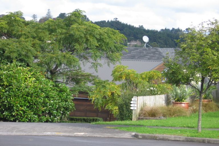 Photo of property in 9 Ramoana Mews, Shelly Park, Auckland, 2014