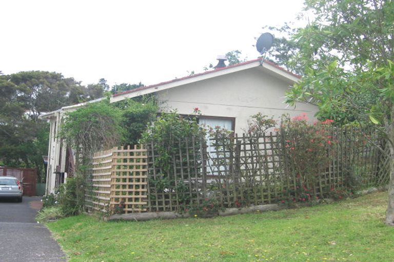 Photo of property in 2/13 Lancelot Place, Glenfield, Auckland, 0629