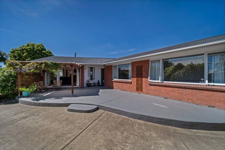 Photo of property in 21 Kent Lodge Avenue, Avonhead, Christchurch, 8042