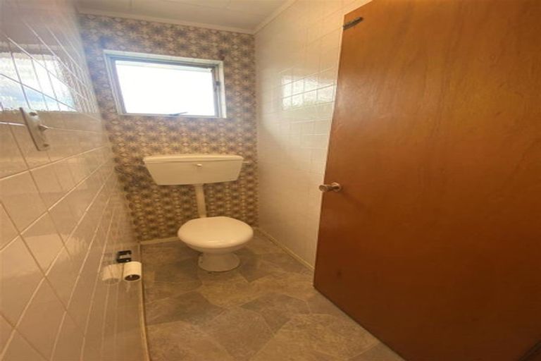 Photo of property in 69 Rosewarne Crescent, Glendene, Auckland, 0602