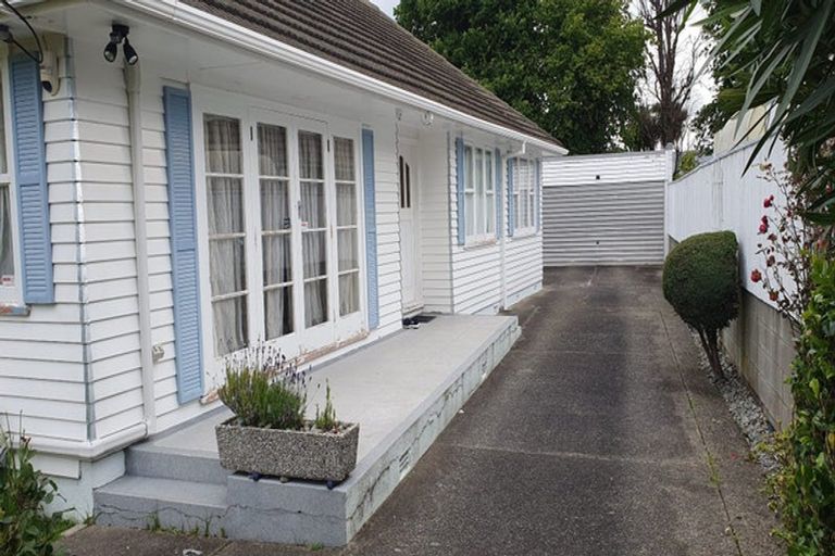 Photo of property in 2 Boothby Grove, Fairfield, Lower Hutt, 5011