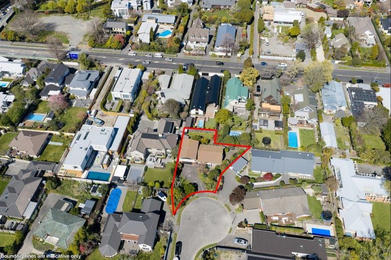 Photo of property in 12 Ladbrokes Place, Fendalton, Christchurch, 8052