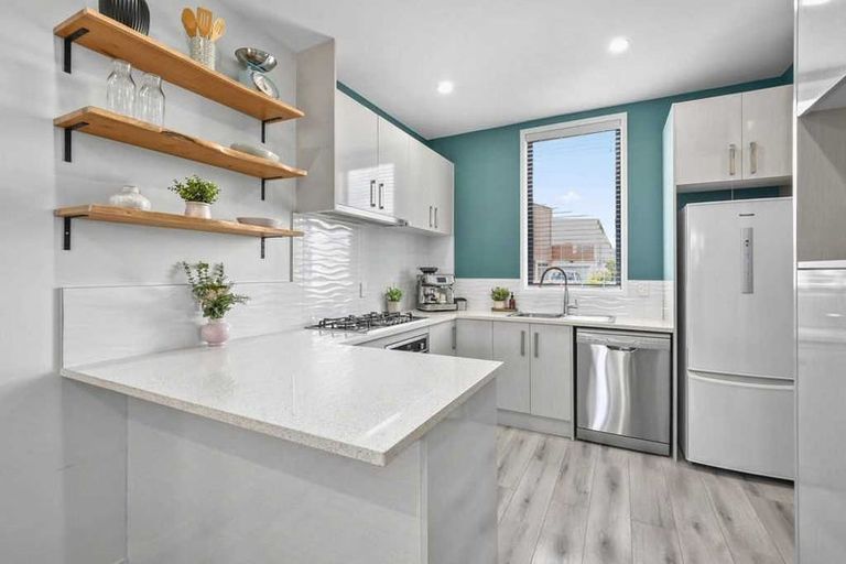 Photo of property in 14 Dignity Street, Papakura, 2110