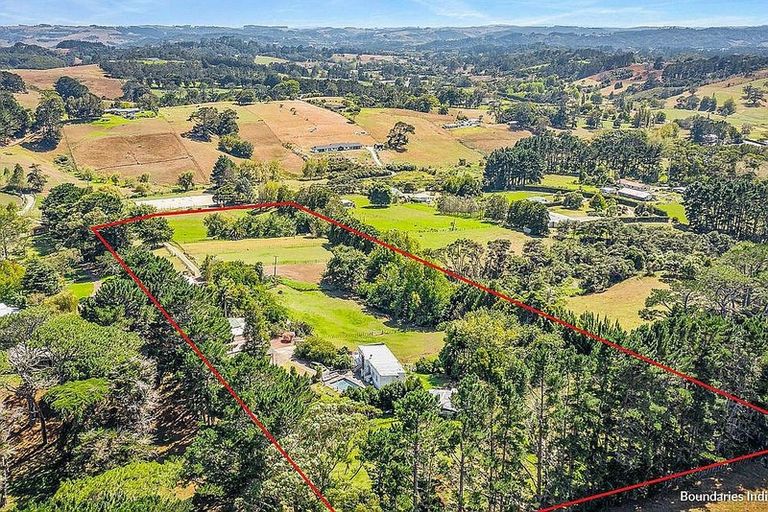 Photo of property in 65 Annett Road, Kumeu, 0891