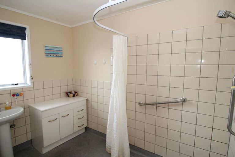 Photo of property in 16 Fenruss Street, Fairy Springs, Rotorua, 3015