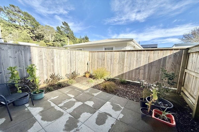 Photo of property in 6/27 Main Road, Wainuiomata, Lower Hutt, 5014