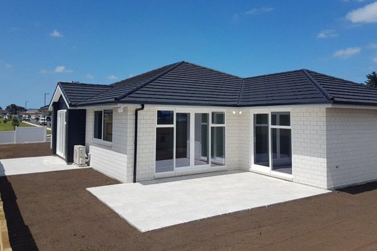 Photo of property in 89 Kaurinui Crescent, One Tree Point, 0118