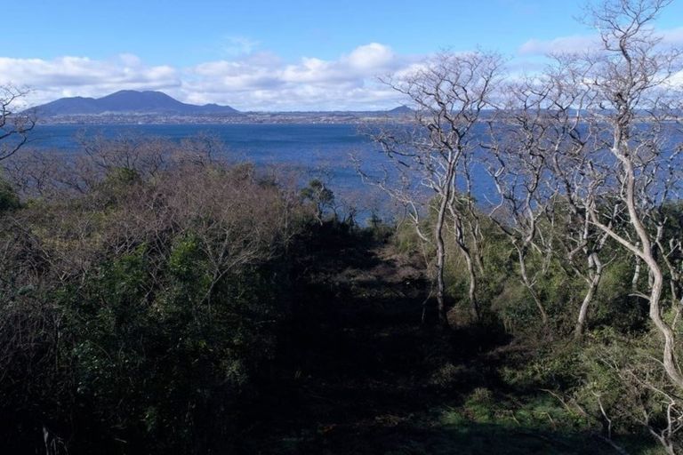 Photo of property in 43 Parawera Drive, Acacia Bay, Taupo, 3330