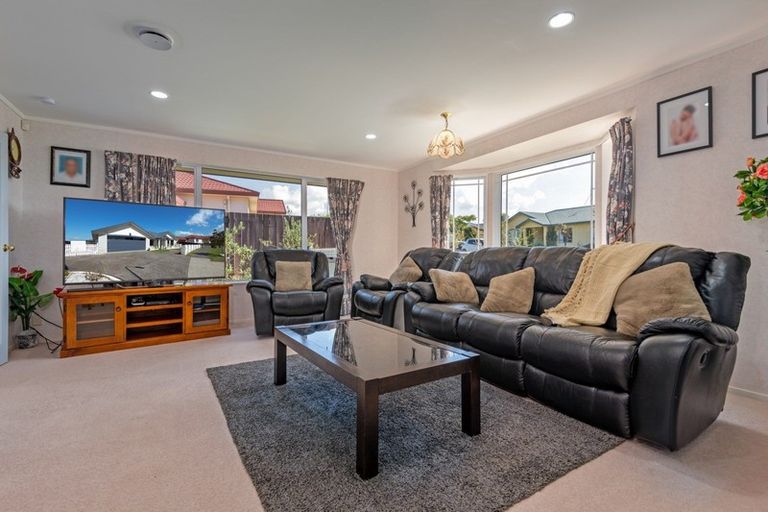 Photo of property in 4 Aspen Way, Kelvin Grove, Palmerston North, 4414