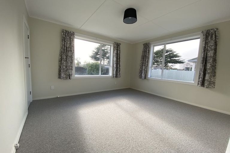 Photo of property in 2/3 Gregory Avenue, Islington, Christchurch, 8042