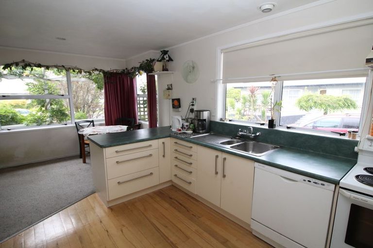 Photo of property in 16 Fenruss Street, Fairy Springs, Rotorua, 3015