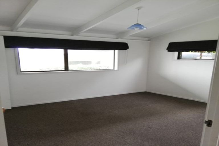 Photo of property in 283 Old North Road, Kumeu, 0892