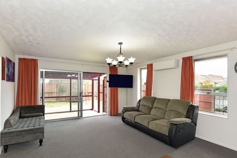 Photo of property in 1/3 Ansonby Street, Russley, Christchurch, 8042