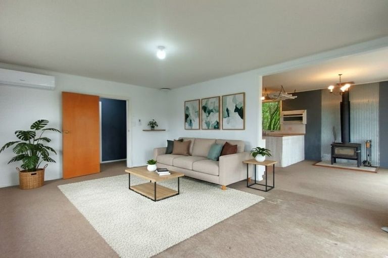 Photo of property in 32 Castle Crescent, Stokes Valley, Lower Hutt, 5019