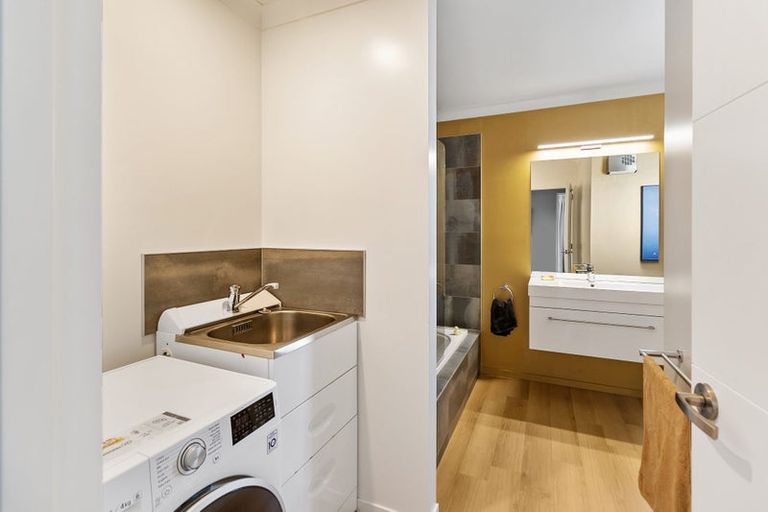 Photo of property in 39 Oxford Street, West End, Timaru, 7910