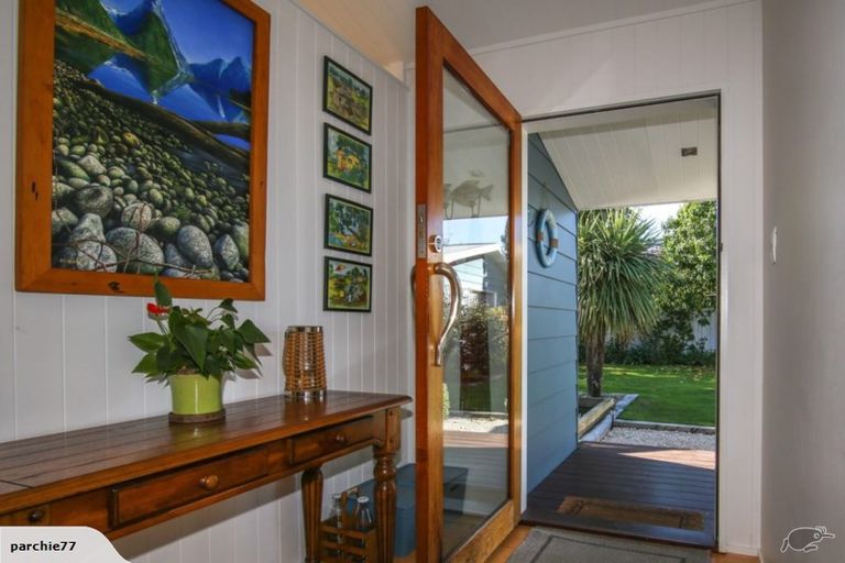 Photo of property in 37 Iwa Street, Mapua, 7005