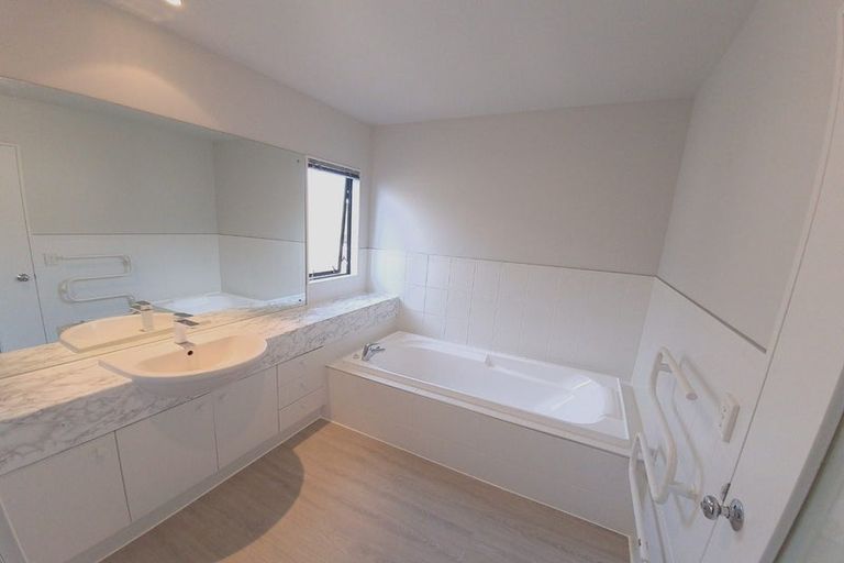 Photo of property in 29 Kelvin Hart Drive, East Tamaki, Auckland, 2013