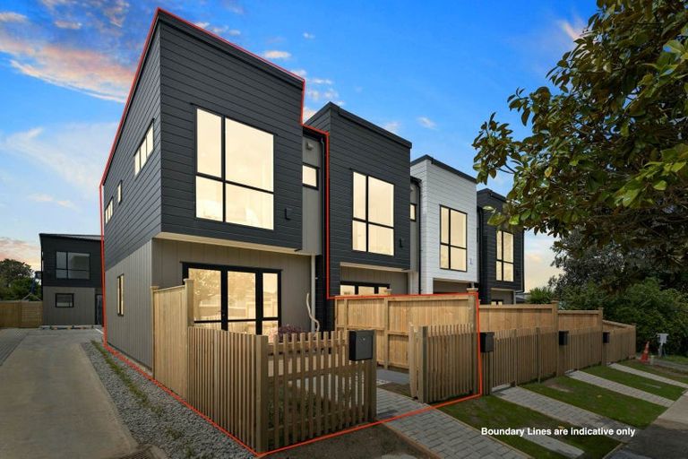 Photo of property in 1/77 Glenmore Road, Sunnyhills, Auckland, 2010