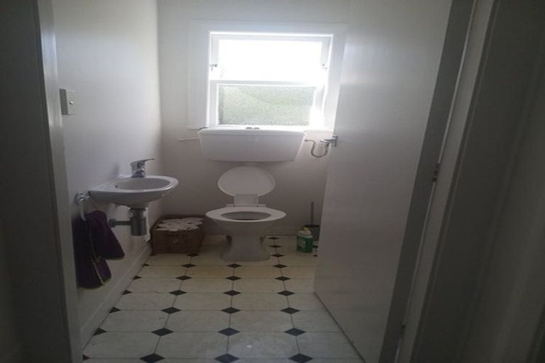 Photo of property in 5 Harland Street, Brooklyn, Wellington, 6021