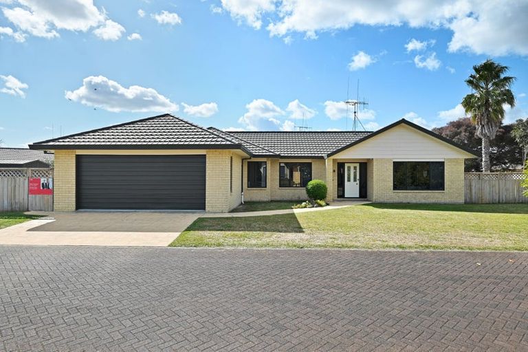 Photo of property in 36 Cairns Crescent, Rototuna, Hamilton, 3210