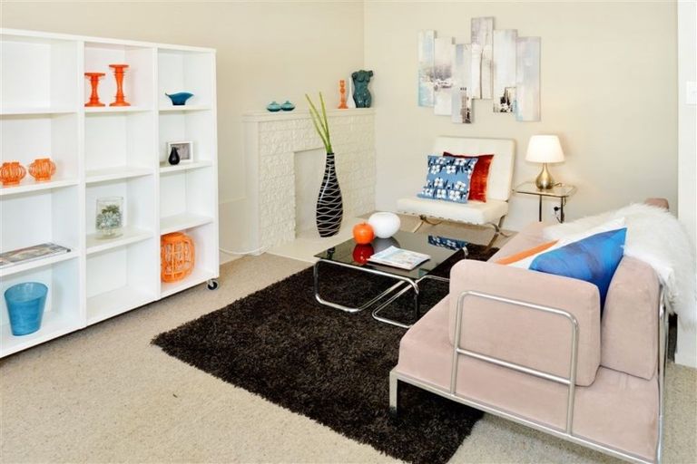 Photo of property in 2/78 Seaview Road, Castor Bay, Auckland, 0620