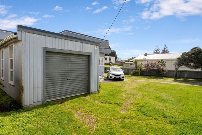 Photo of property in 85 Moana Street, Otaki Beach, Otaki, 5512