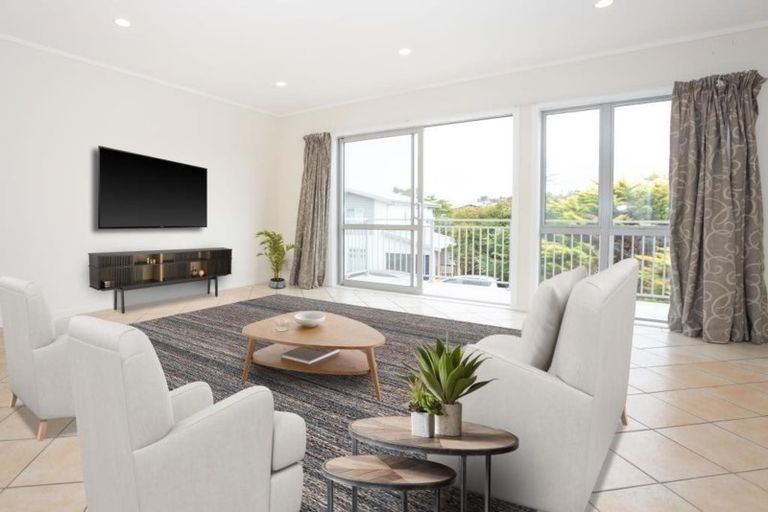 Photo of property in 10/15 Andersons Road, Oteha, Auckland, 0632